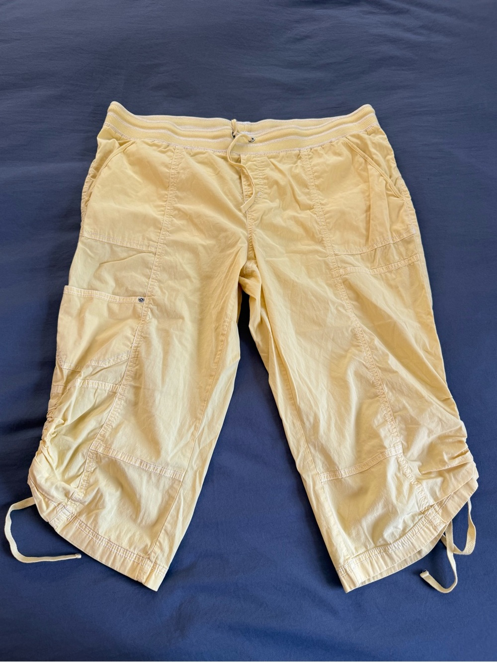 Women’s Drawstring Capri Capris - Light Yellow